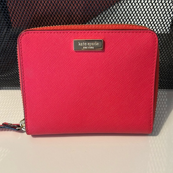 Kate Spade zip around wallet. - Picture 1 of 7